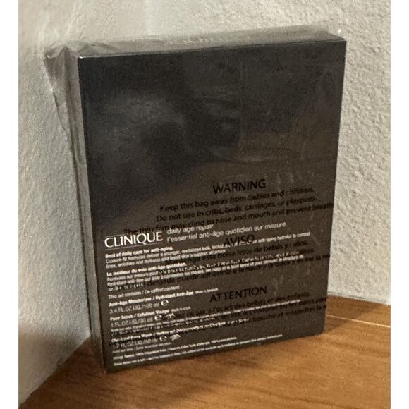 Clinique Daily Oil-Free Hydration Men's Skincare 3-pc Set NIB - Picture 2 of 4